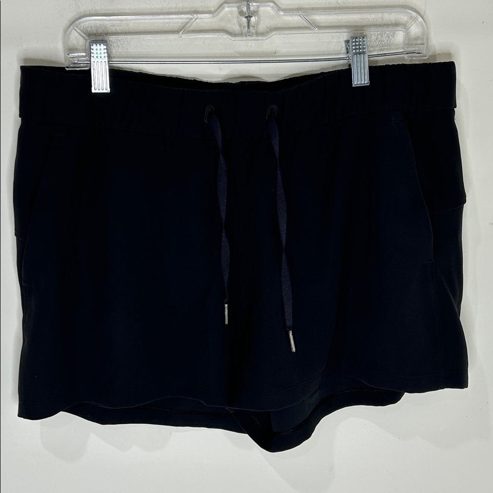 Lululemon On The Fly Short *Woven *2.5" Black Size 12 - Picture 16 of 16